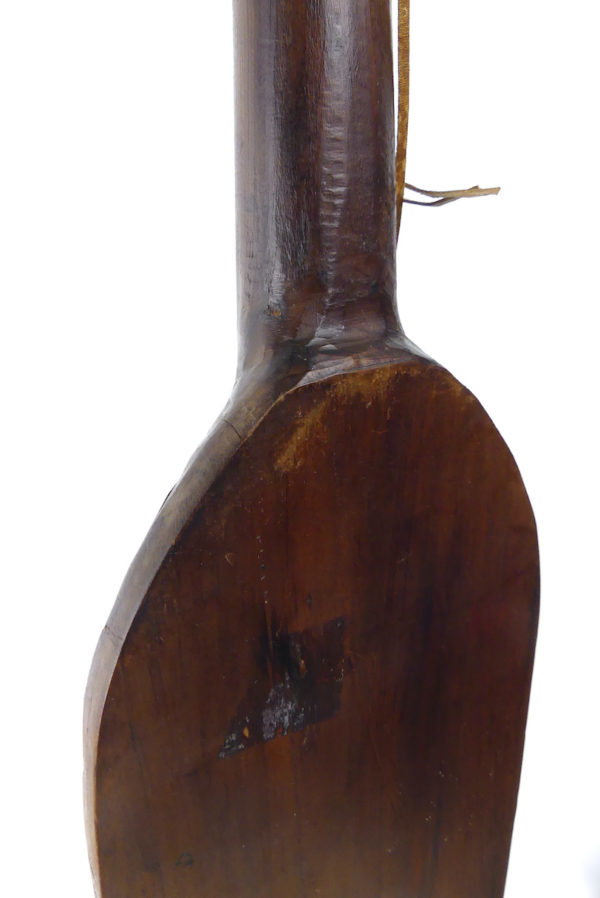 Patu massue Māori (détail dos 3/4)