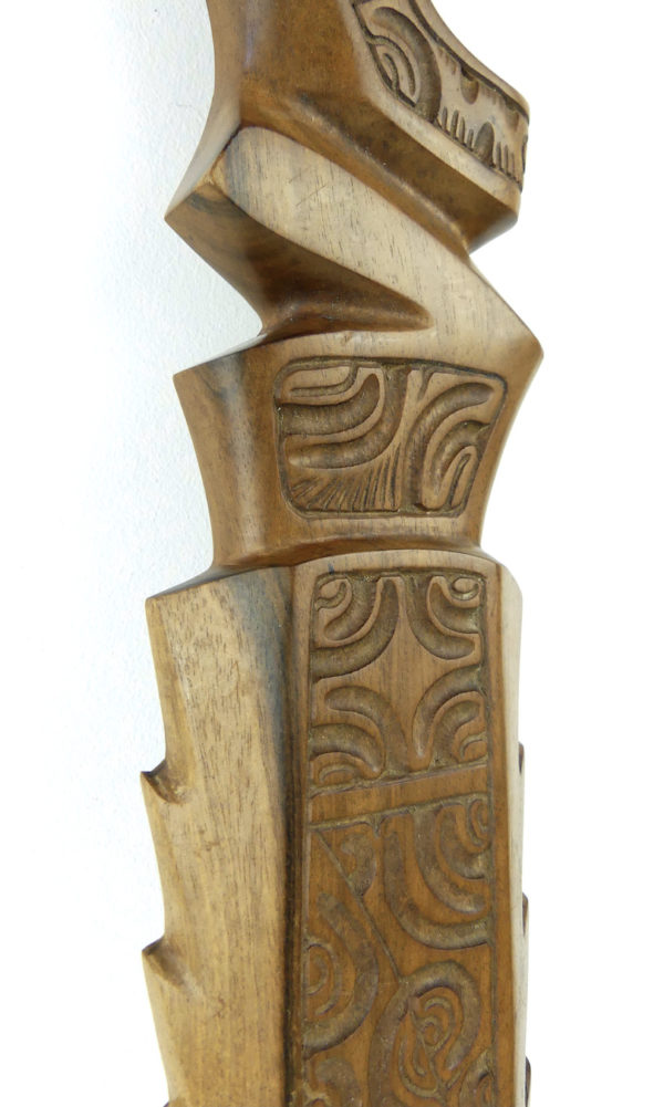 Couteau Tiki Peka énana en Miro (détail)
