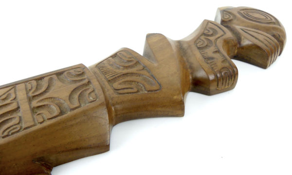 Couteau Tiki Peka énana en Miro (détail 3/4)