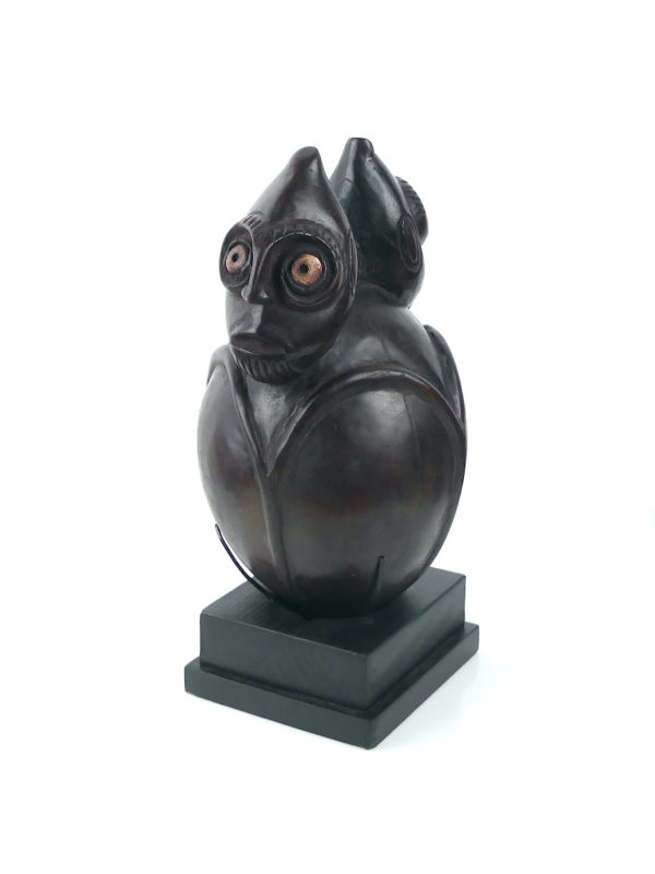 Tahonga Rapa Nui œuf pascuan sur socle (3/4)