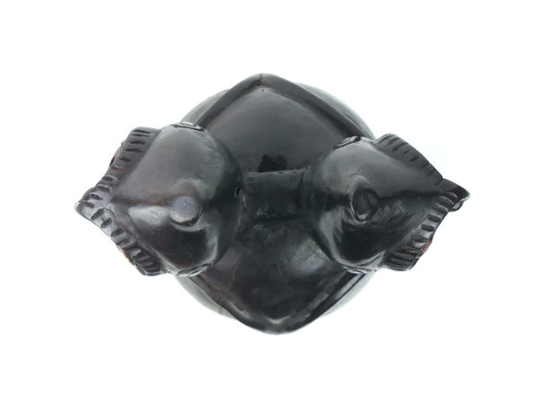 Tahonga Rapa Nui œuf pascuan sur socle (dessus)