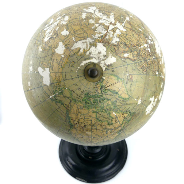 Sphère terrestre de bureau sur pied (dessus)