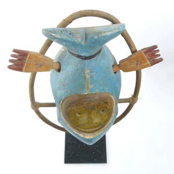 Masque céphalomorphe esprit poisson bleu (dessus)