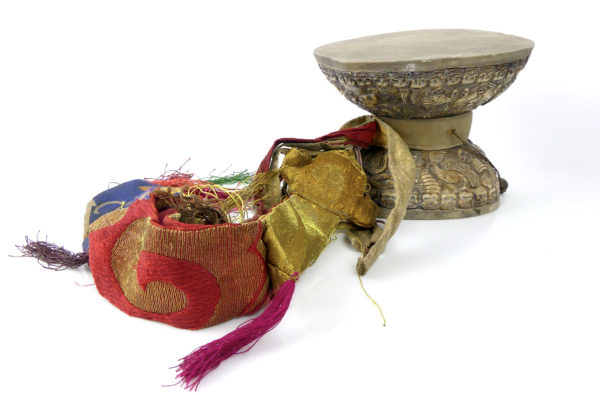 Tambourin Damaru Kapala tibétain ancien (dos 3/4)