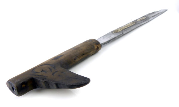 Sabre de guerrier Parang Ilang Mandau Dayak (pommeau)