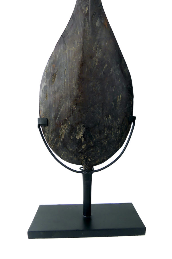 Pagaie de danse Rapa en bois de Toromiro (détail dos)