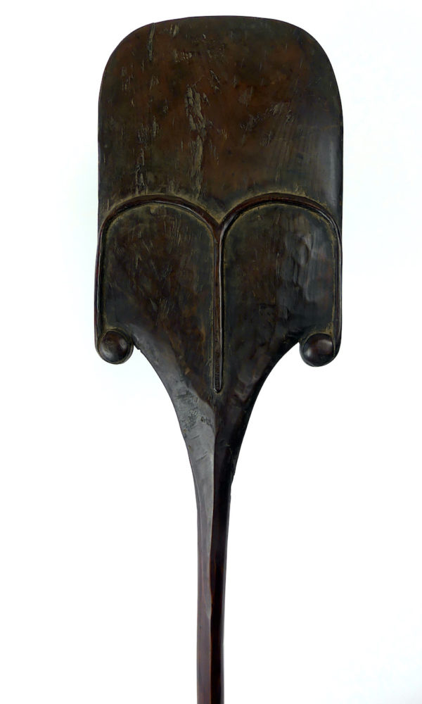 Pagaie de danse Rapa en bois de Toromiro (détail face)
