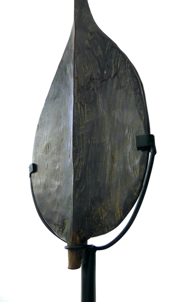 Pagaie de danse Rapa en bois de Toromiro (détail face)