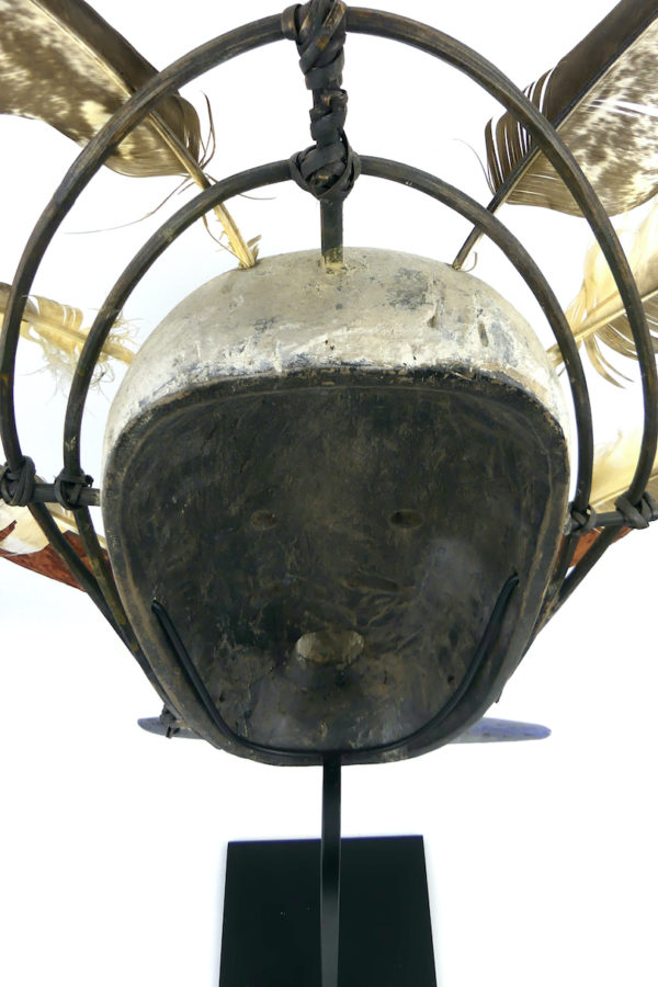 Masque céphalomorphe queue de baleine Yupik (détail dessus dos)