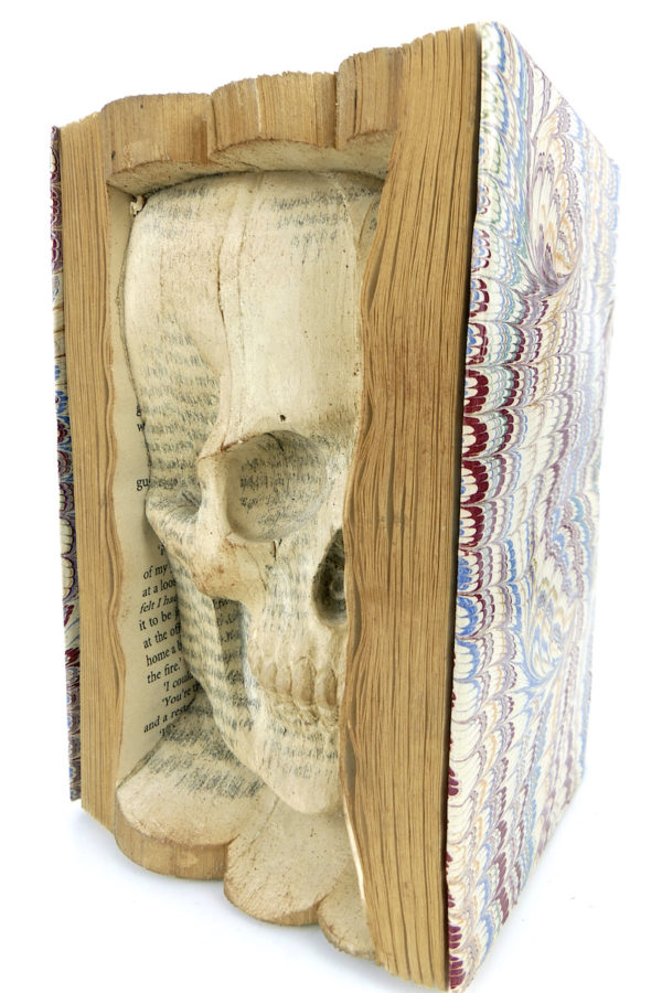 Livre sculpté tête de mort (3/4)