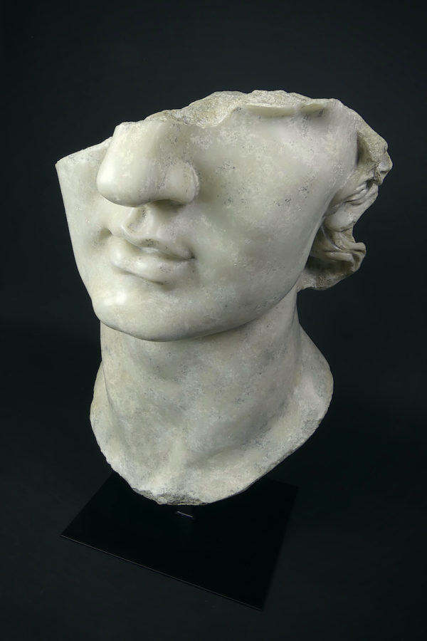 Grand fragment d’Apollon sur pied (3/4)