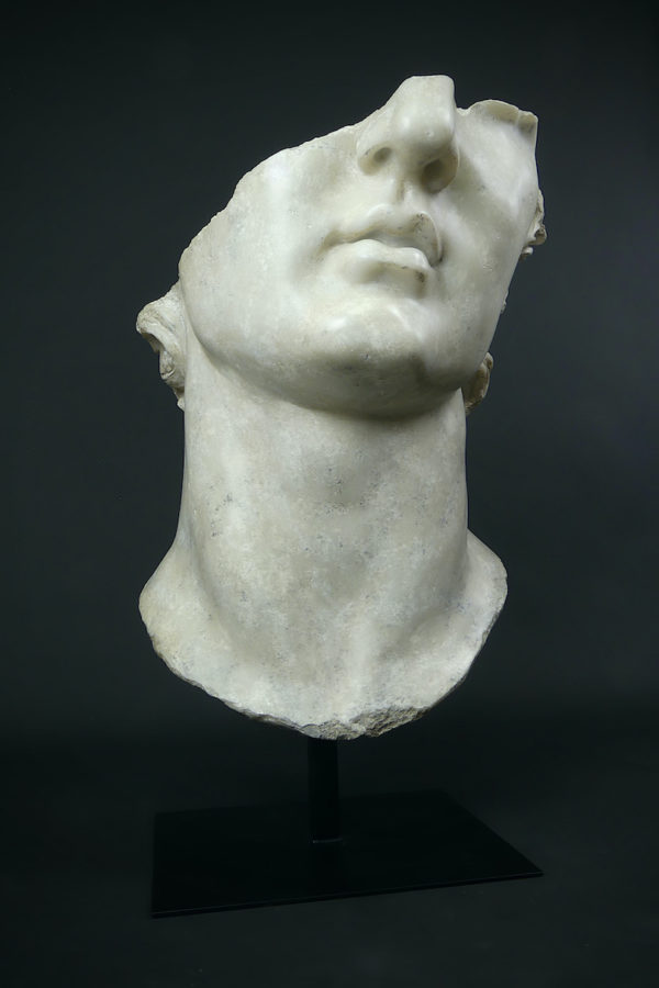Grand fragment d’Apollon sur pied (3/4)
