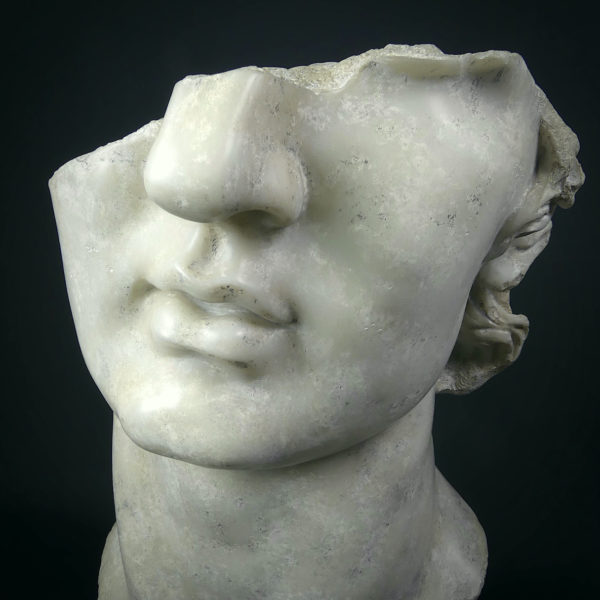 Grand fragment d’Apollon sur pied (détail)