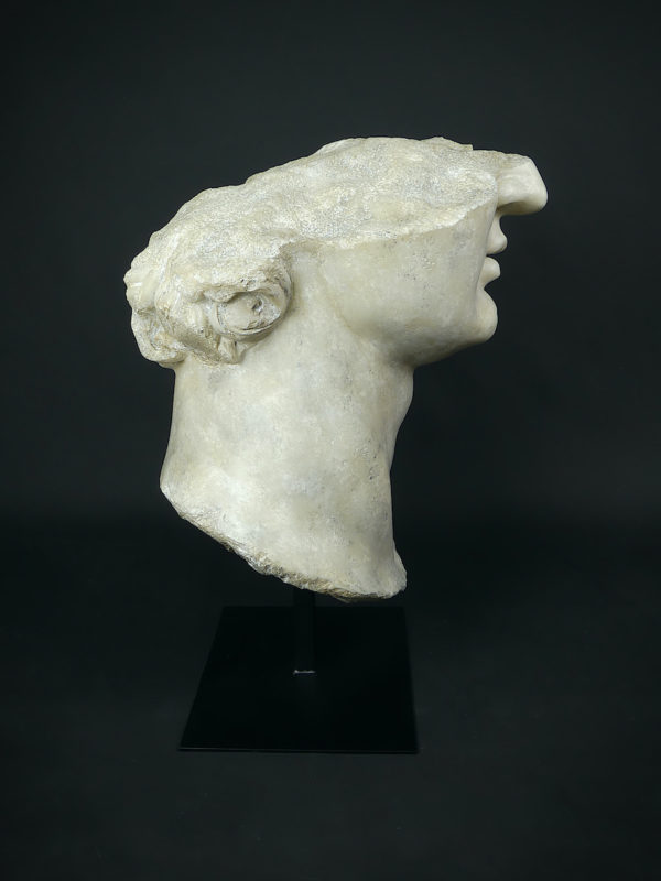 Grand fragment d’Apollon sur pied (profil)