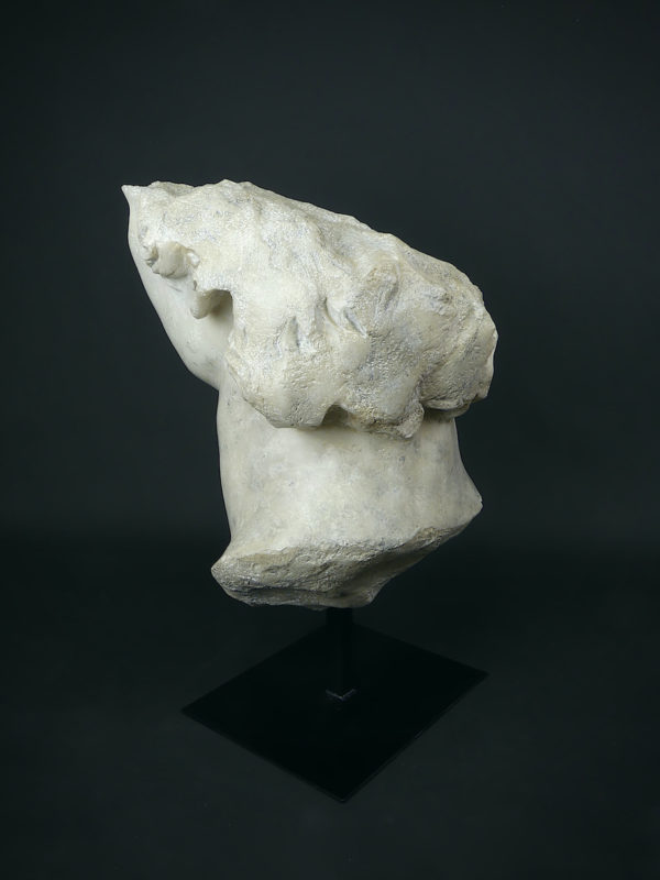 Grand fragment d’Apollon sur pied (3/4 dos)