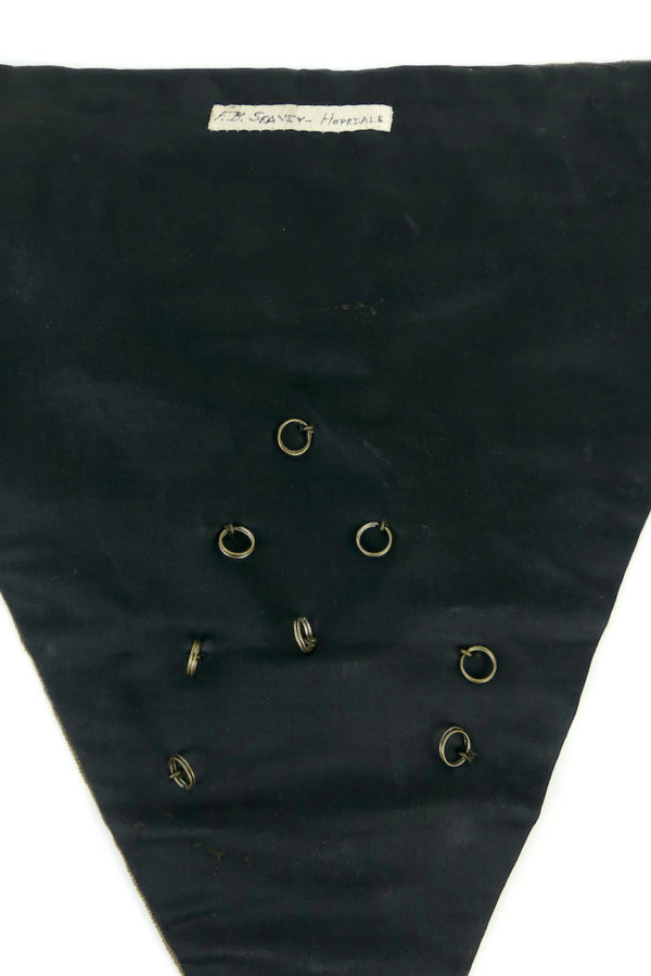 Tablier maçonnique ancien en argent sterling et velours (détail dos)