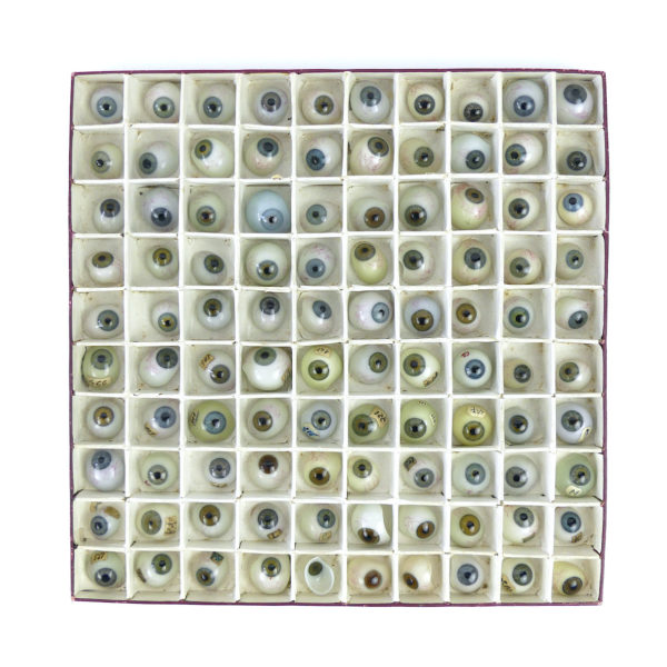 Coffret complet de 100 globes oculaires (dessus)