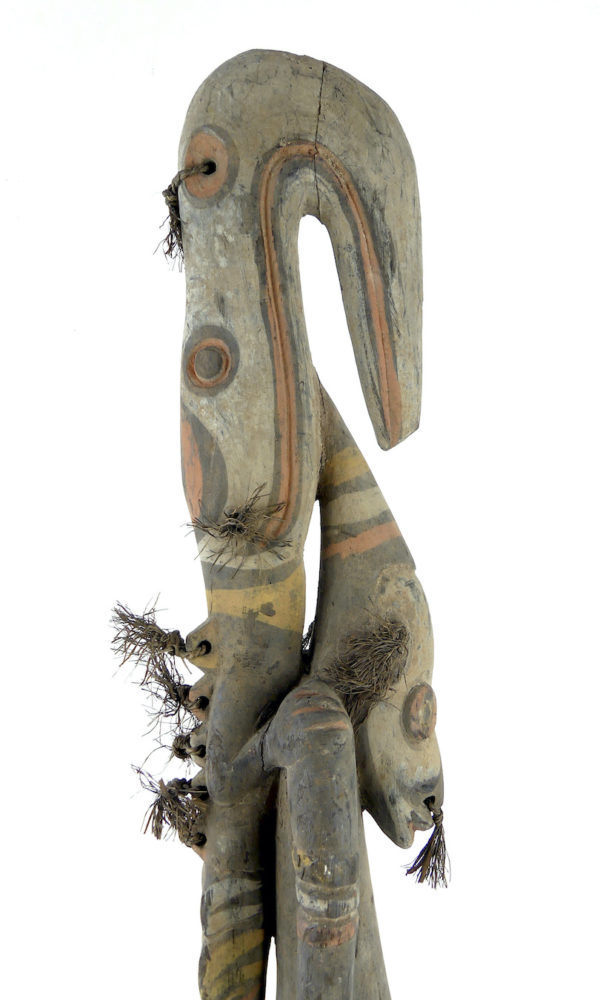 Grand cimier sawos polychrome ancêtre et crocodile à tête d'oiseau (profil détail)