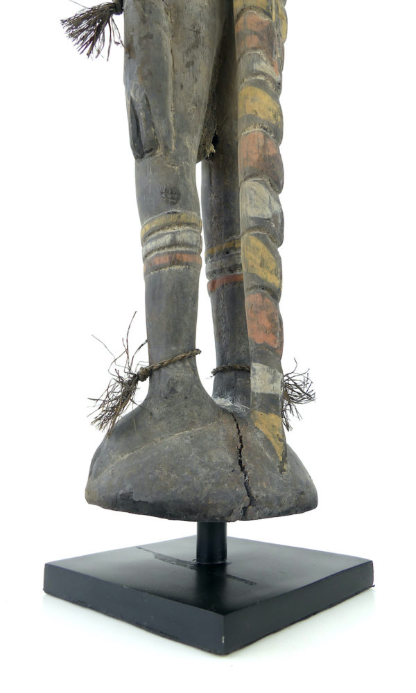Grand cimier sawos polychrome ancêtre et crocodile à tête d'oiseau (détail socle)