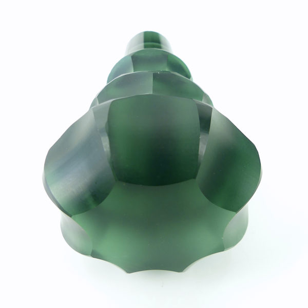 Carafe facettée vert ambré en verre poli satiné (bouchon dessus)