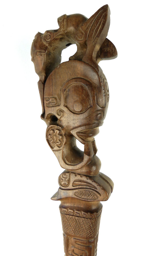 Bâton canne Tiki (détail face)