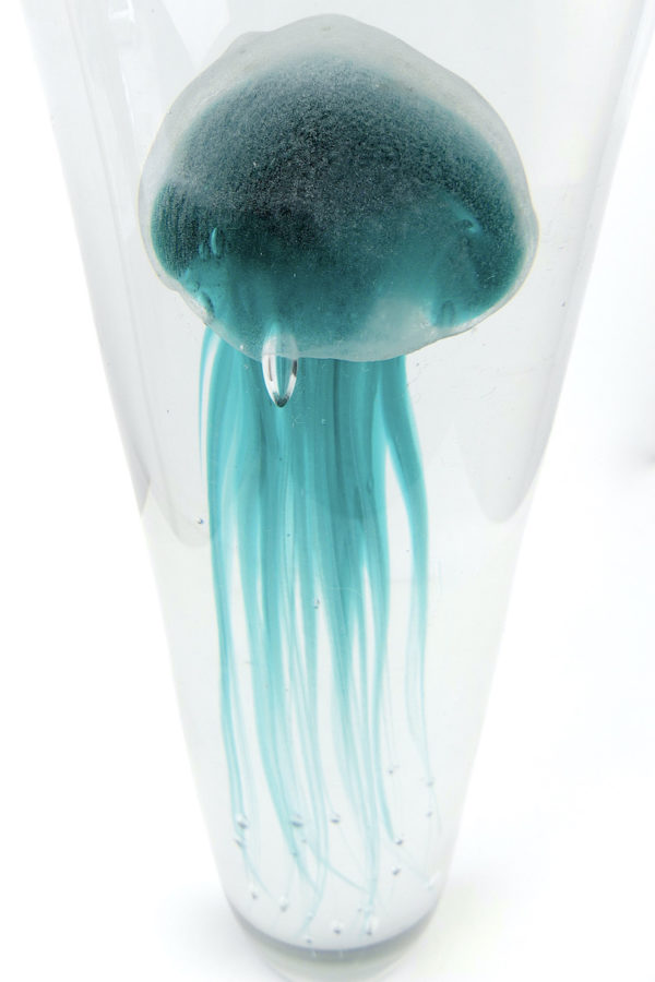Grande sulfure bleu turquoise méduse fossilisée en verre (détail)
