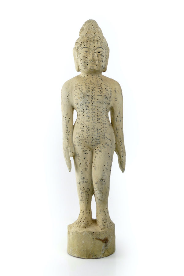 Mannequin acupuncture femme sculptée en bois léger (face)