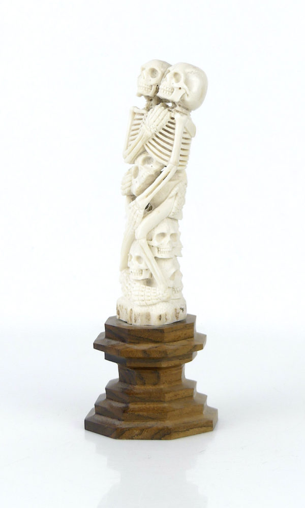 Petits squelettes enlacés Memento Mori (3/4)