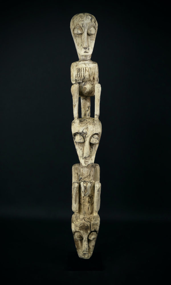 Grand totem du Timor aux 3 ancêtres (face)