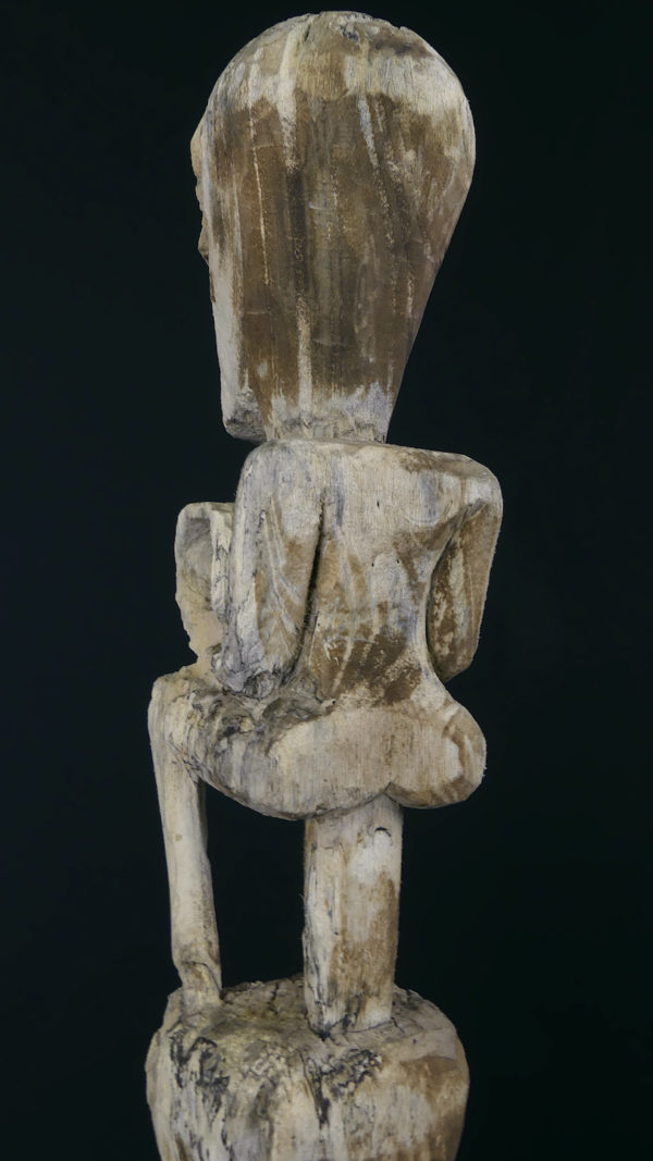 Grand totem du Timor aux 3 ancêtres (détail dos 3/4)