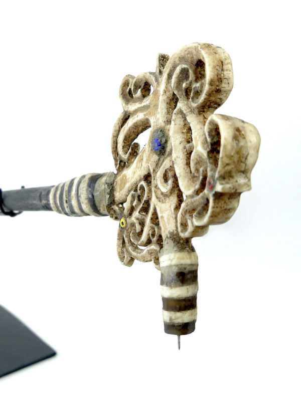 Baguette de tatouage Dayak (détail 3/4)