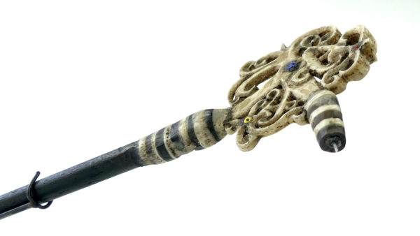 Baguette de tatouage Dayak (détail dessous)