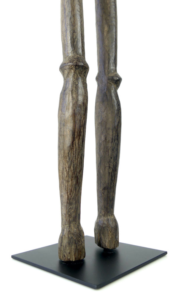 Grande statue d’ancêtre Ramu anthropo-zoomorphe (détail 3/4)