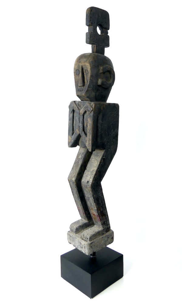 Grande statue d’ancêtre cubique en bois de fer (3/4)