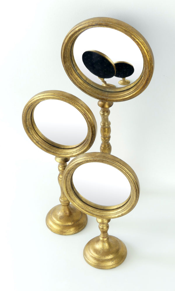 3 miroirs bombés ronds  œil de sorcière sur pieds dorés (dessus 3/4)