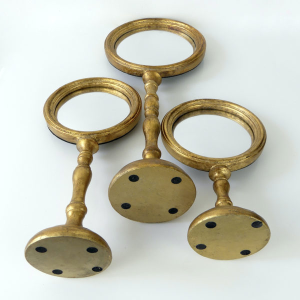 3 miroirs bombés ronds  œil de sorcière sur pieds dorés (dessous)