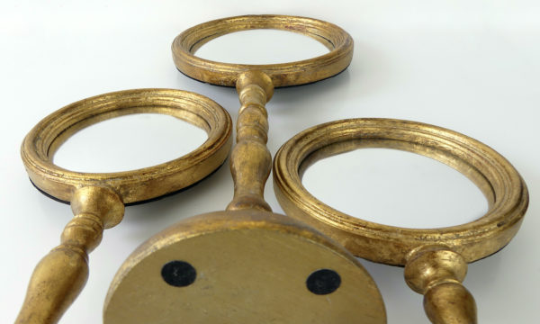3 miroirs bombés ronds  œil de sorcière sur pieds dorés (dessous)