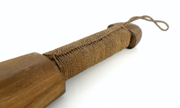 Grand couteau de guerrier Kiribati des Îles Gilbert (poignée)