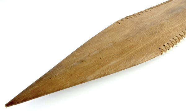 Grand couteau de guerrier Kiribati des Îles Gilbert (pointe)