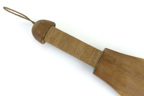 Grand couteau de guerrier Kiribati des Îles Gilbert (poignée)