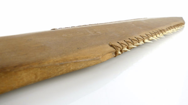 Grand couteau de guerrier Kiribati des Îles Gilbert (tranche)