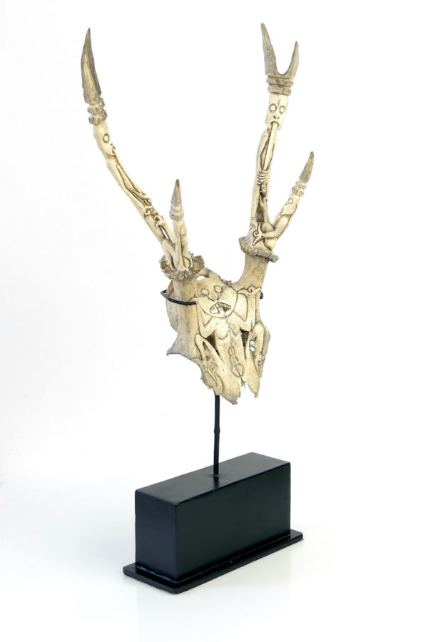 Trophée de cervidé Dayak sculpté (3/4)