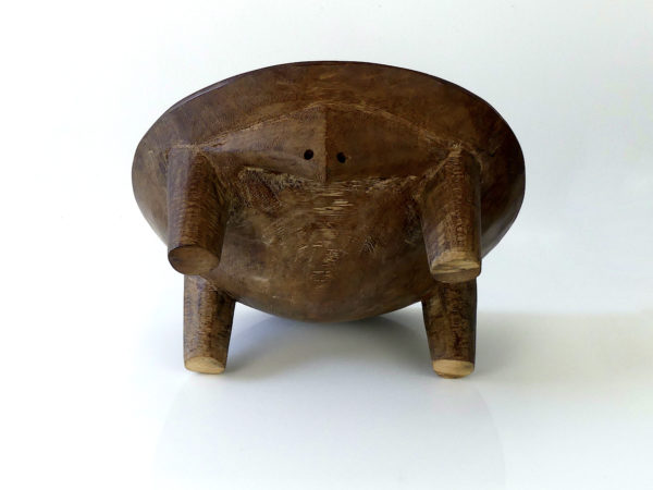 Grand bol Tanoa kava ancien des îles Fidji (dessous)