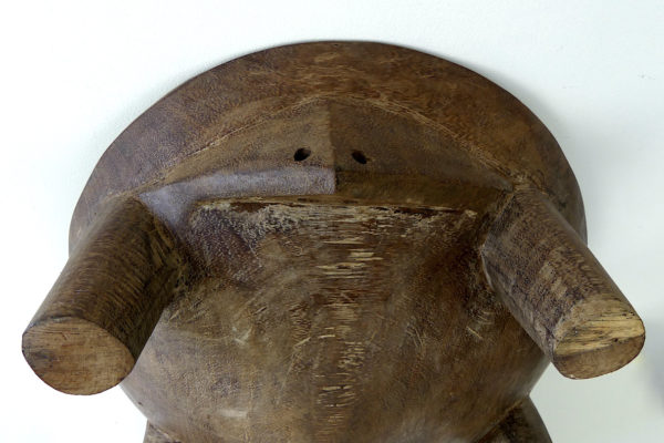 Grand bol Tanoa kava ancien des îles Fidji (dessous détail)