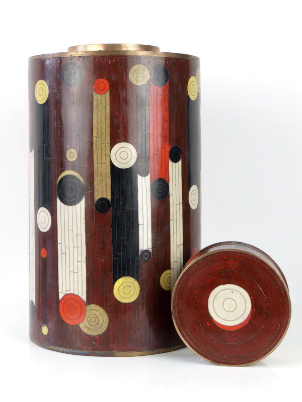 Grand pot à thé en cloisonné brun et rouge Fabienne Jouvin (face ouvert)
