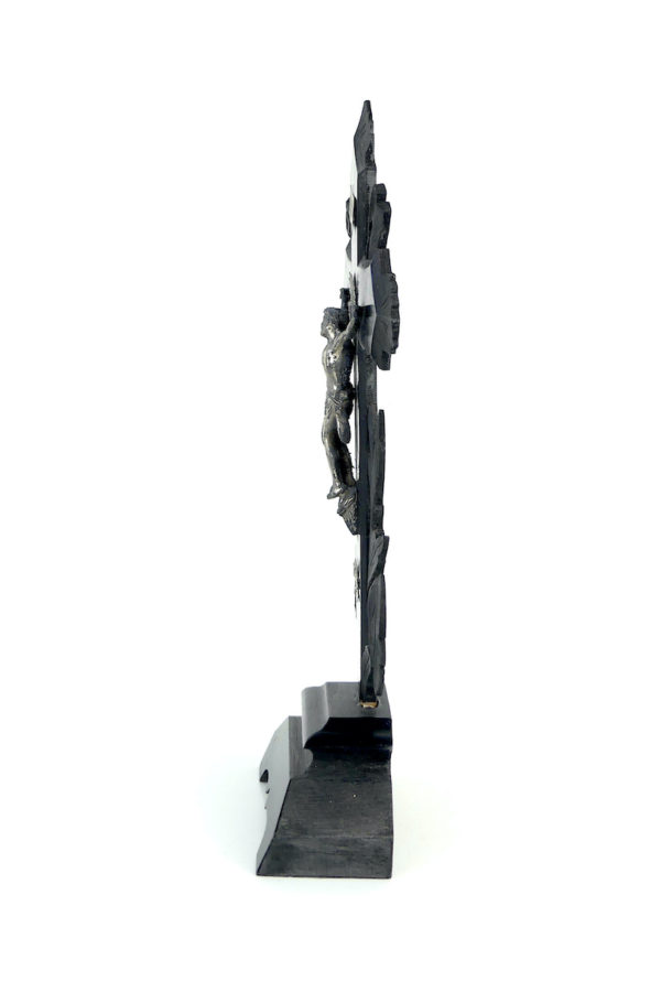 Crucifix sur pied Napoléon III au crâne d’Adam en bois noirci (profil)