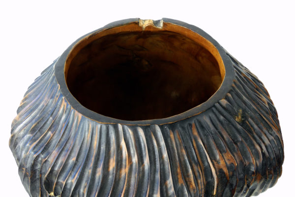Cache-pot rond en racine de teck (détail)