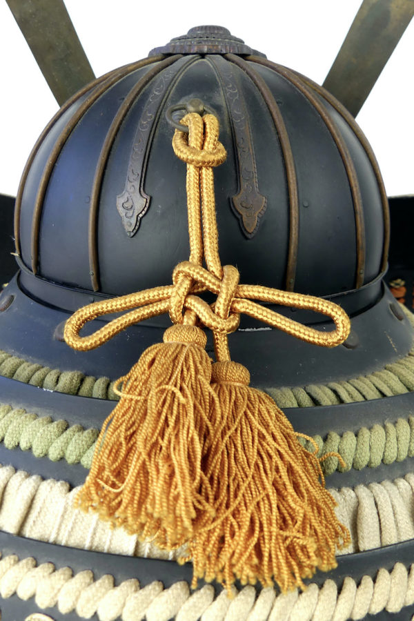 Kabuto ancien de samouraï Meiji (détail dos)