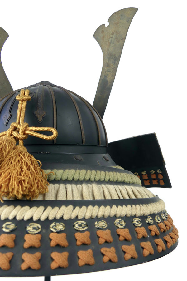 Kabuto ancien de samouraï Meiji (détail dos)