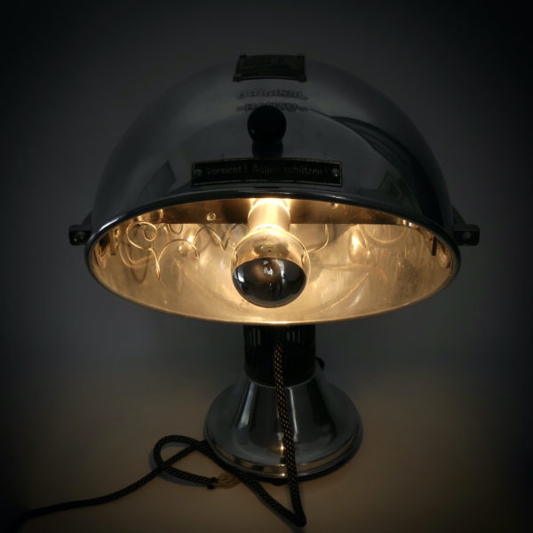 Lampe de bureau Original Hanau (dessus allumée)